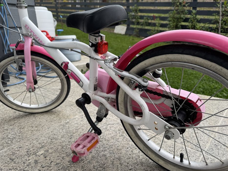 Bicicletă fete B’Twin 16” – perfectă pentru 5-7 ani, în stare bună