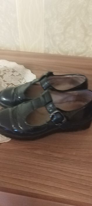 Продам Туфли школьные