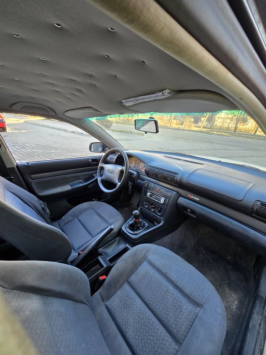 Audi A4 1.6 benzina + GPL, consum mic, mașină fiabilă