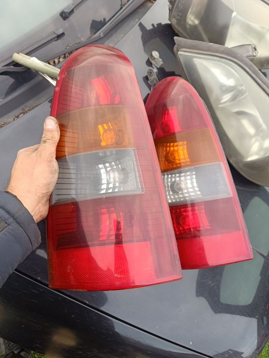 Faruri și triple Opel Astra G break 2003