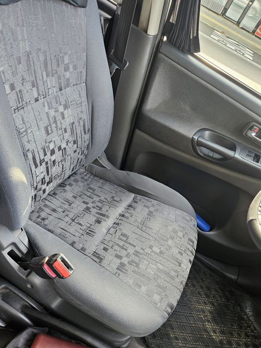 Тойота превия 2.0 D4D