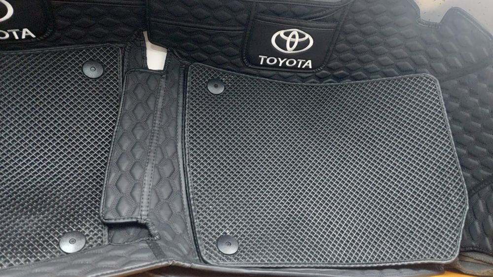 Toyota Avensis 8D полики