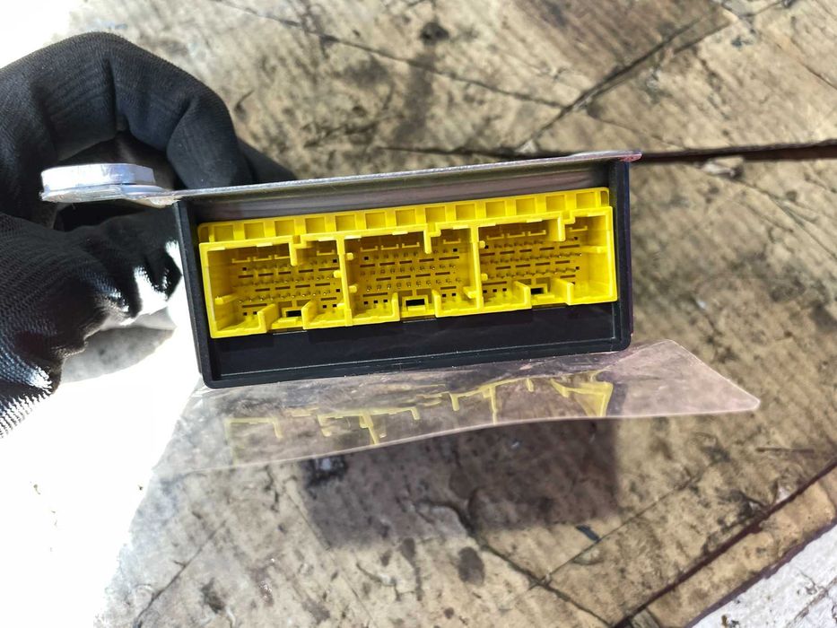 Airbag Контролен Модул D10J-57K30 Mazda CX3 77kW 1.5дизел 2015