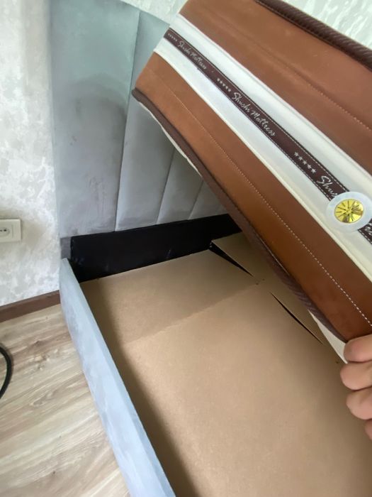 продам кровать и матрас комплект
