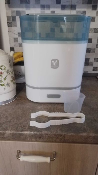 помпа за кърма Philips Avent + 2 шишета с допълнителни биберони