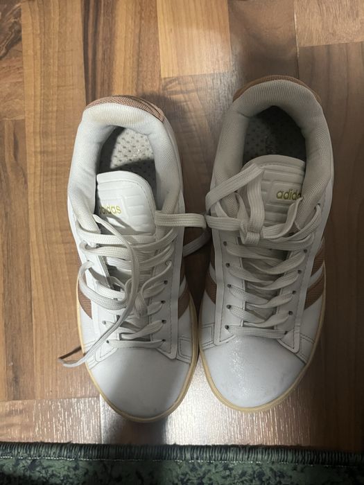 Кроссовки адидас,оригинал