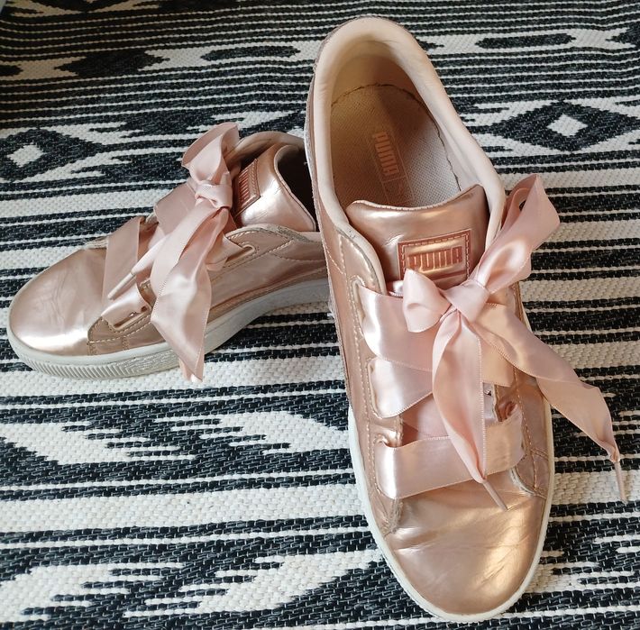 Adidasi Puma culoare somon