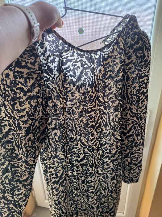 Vând rochii ,material elastic mărimea 40 42