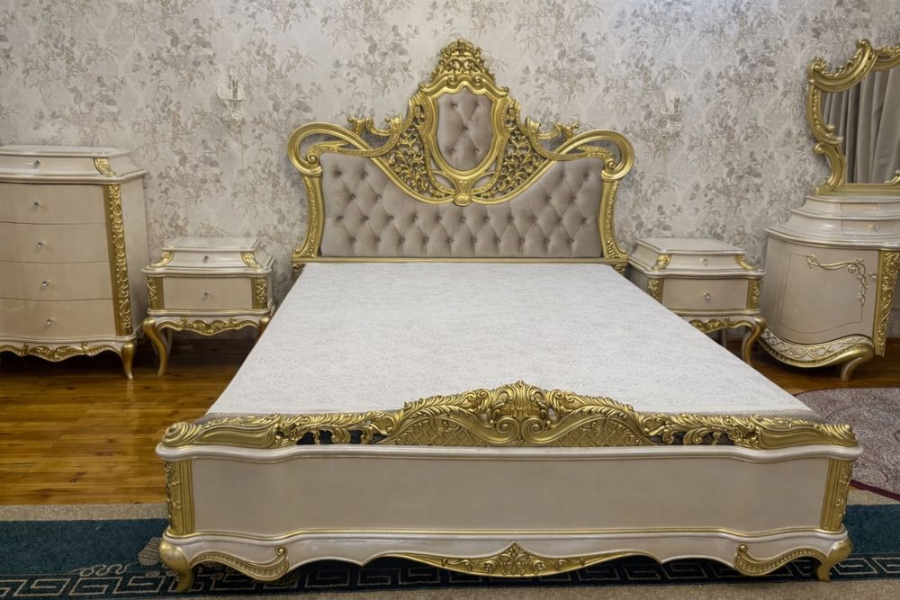 Роскошный спальный гарнитур в классическом стиле