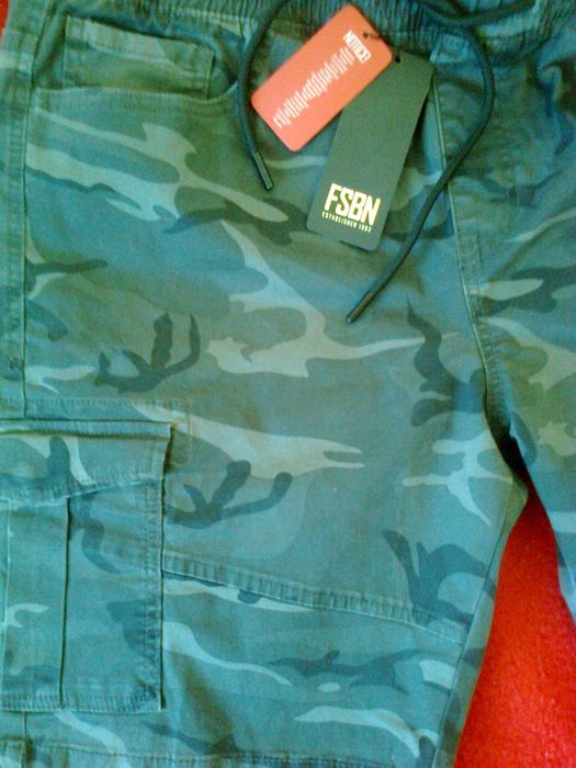 Pantaloni noi scurti army