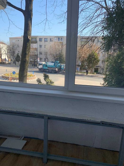 Vând apartament 3 camere renovat – 73,5 m²