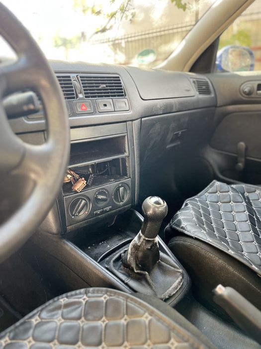 Vând golf 4 1.4 benzină