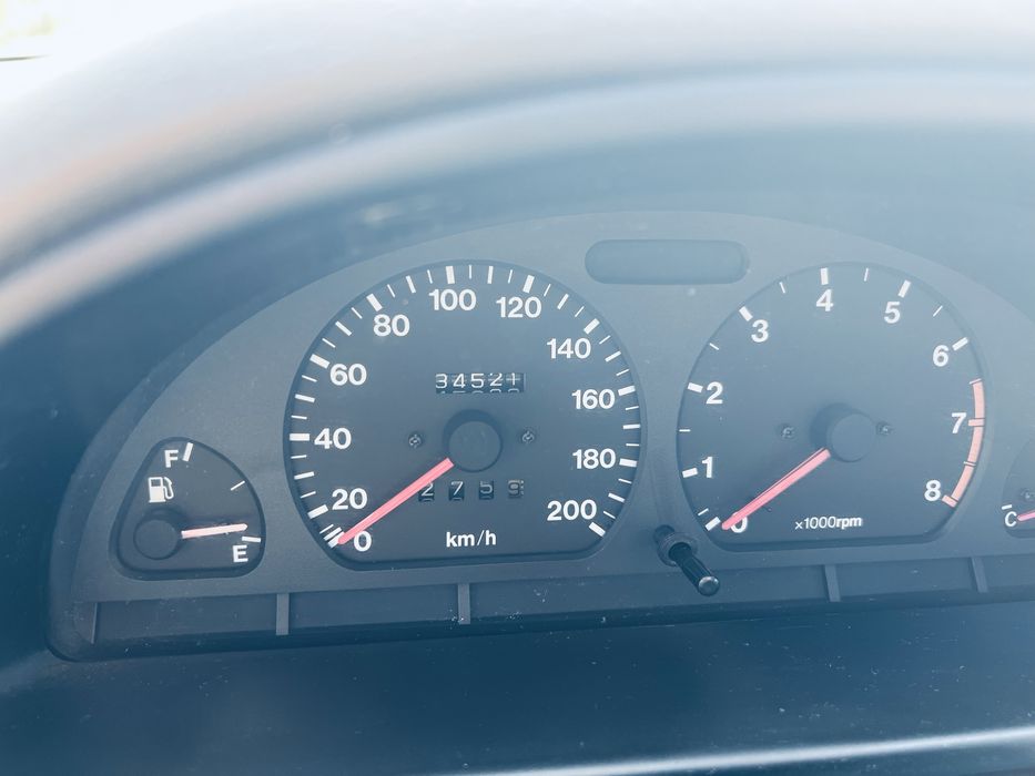 Продавам Suzuki Swift 2000 г., бензин