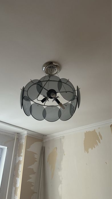 Срочно продам люстры