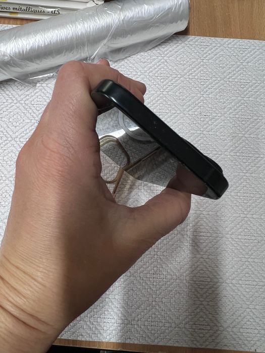 Iphone15 de vanzare putin utilizat ! Este perfect functional! Spart ecran, doar  sticla