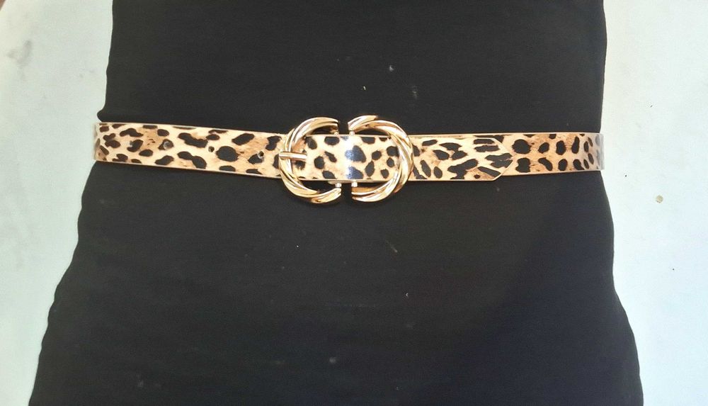 Елегантни дамски колани със скрито закопчаване