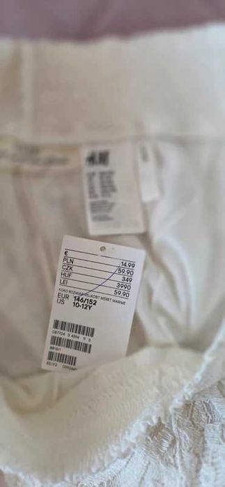 Pantaloni scurti din dantela