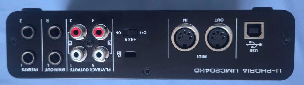 Студийна звукова карта Behringer U-Phoria UMC202HD