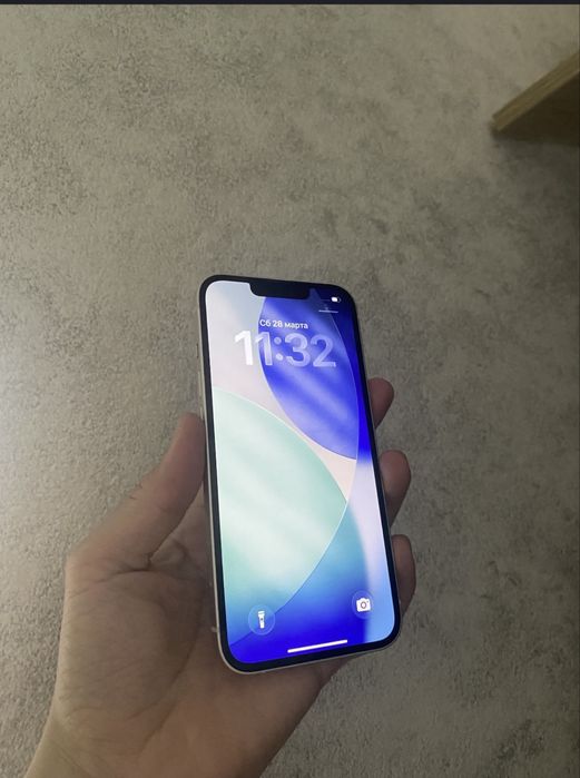 Продам 13 айфон а идеальном состояние