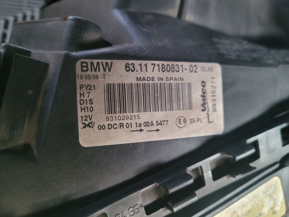 Far xenon stânga Valeo  bmw seria 1 e87