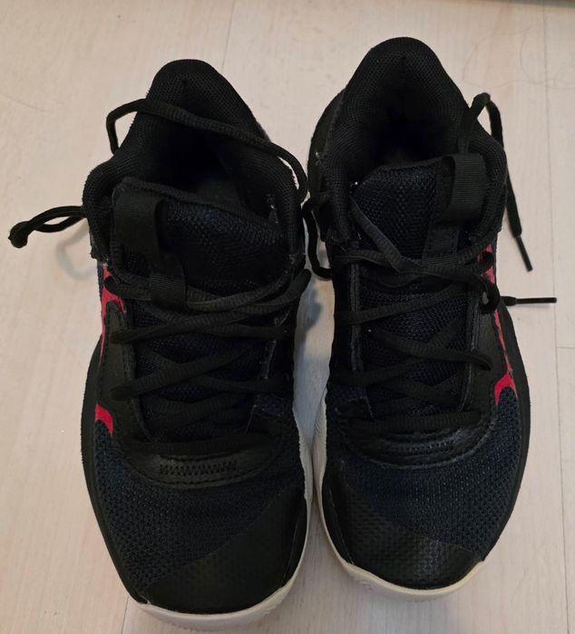 Adidași air nike uptempo 33,5  si under armour 35,5