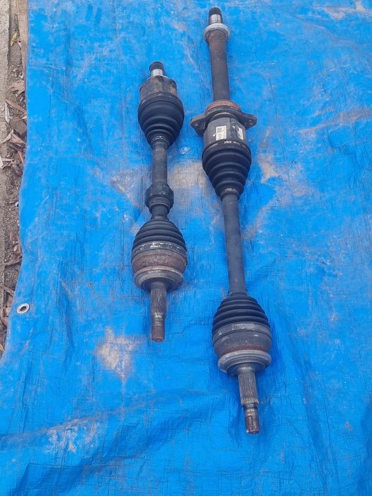 Привод передний на Toyota Estima.