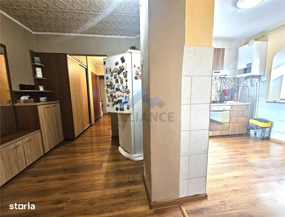 Liber, apartament cu 3 camere, bine intretinut