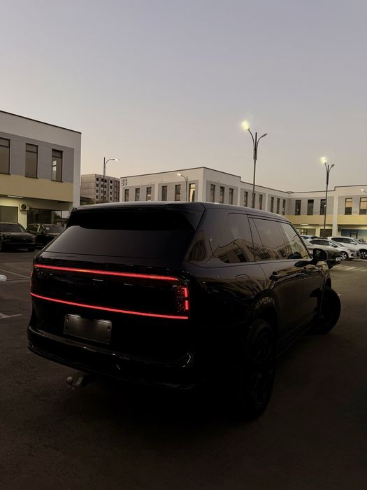Zeekr 9X Ultra va Zeekr 9X Obsidian Black Edition ham bor