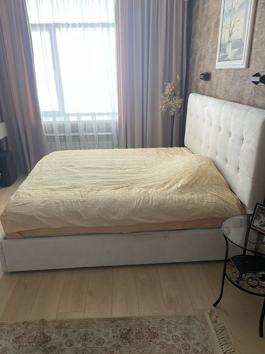 Продам кровать с матрасом