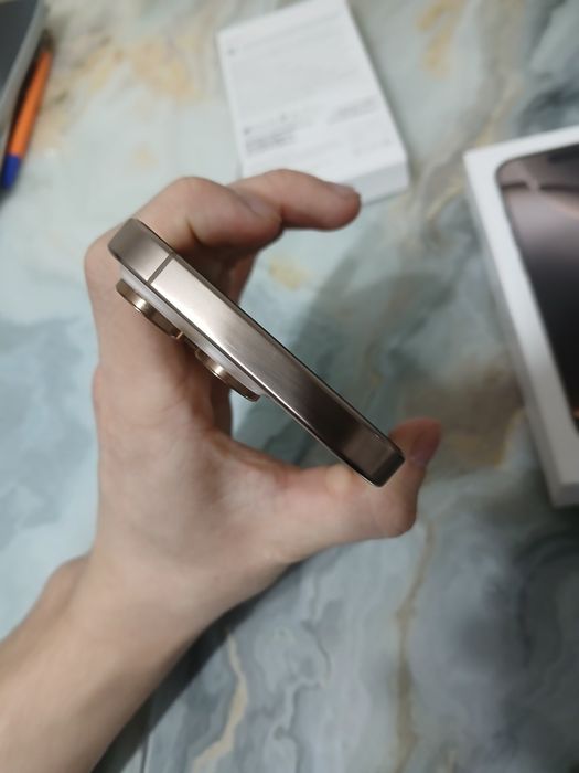 Айфон 16про на 256гб золотой