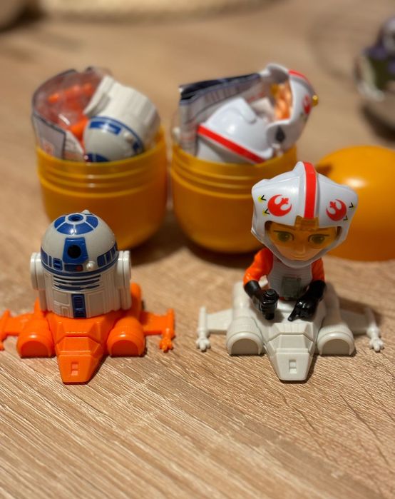 Kinder Surprise Maxi играчки