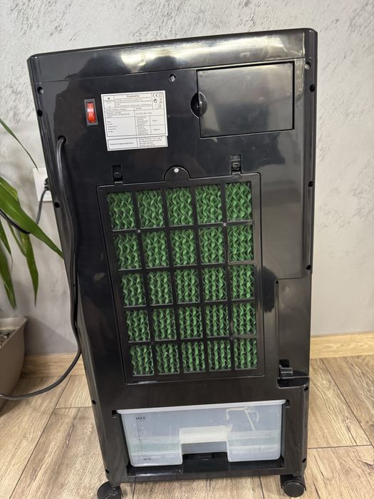 Уред за отопление, охлаждане, овлажняване на въздуха