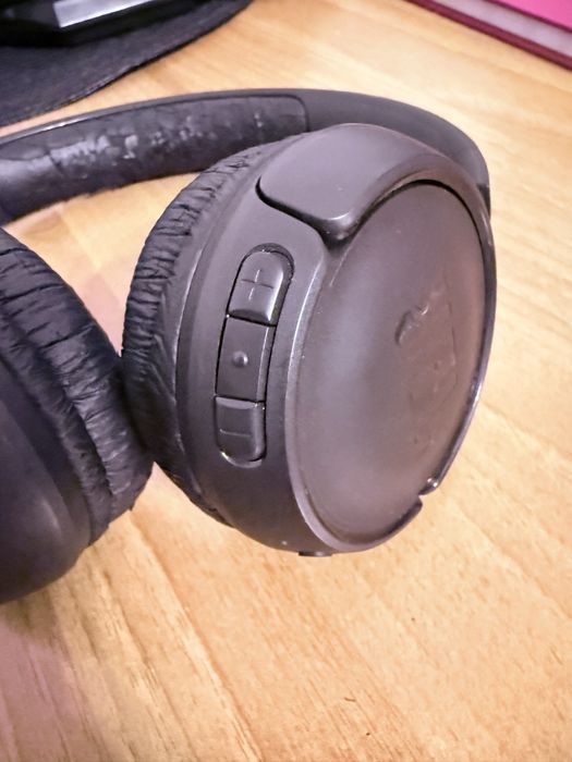Vand Casti JBL 500TB