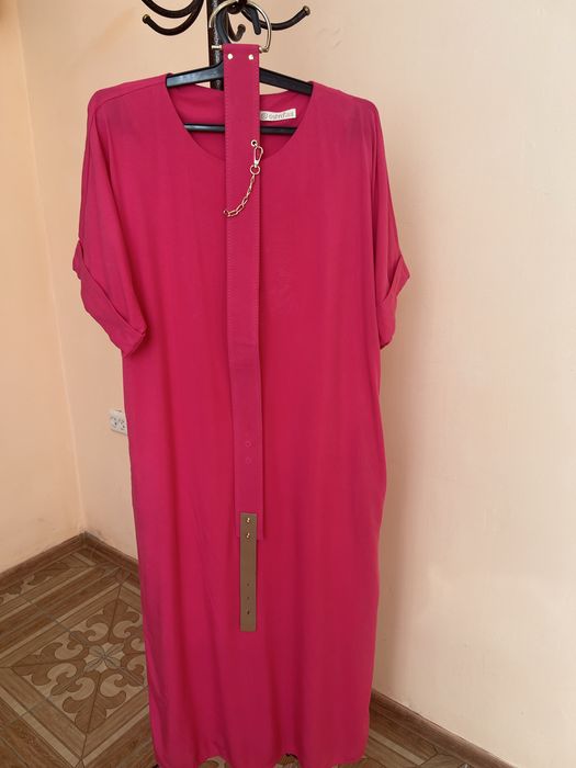 Продам розовое платье