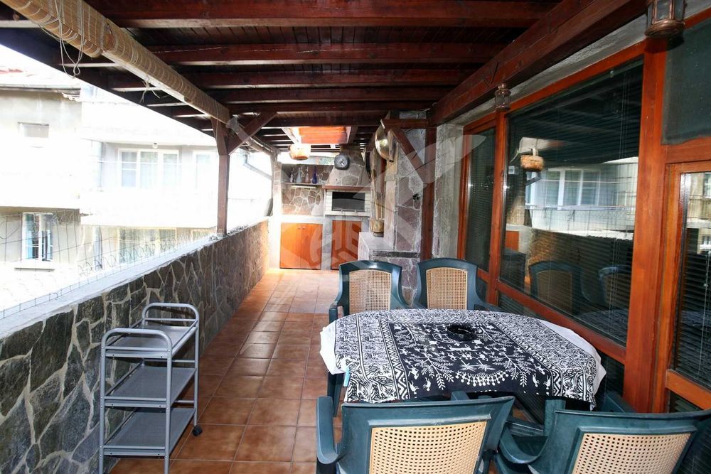 Дава се под наем Тристаен апартамент в София, Център - 140 кв.м за 1475.94 € - Снимка #13