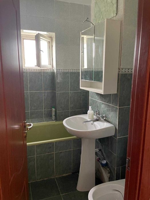 PF inchiriez apartament 3 camere,  decomandat, modern amenajat, CUG,- zona Selgros, vedere Cetatuia