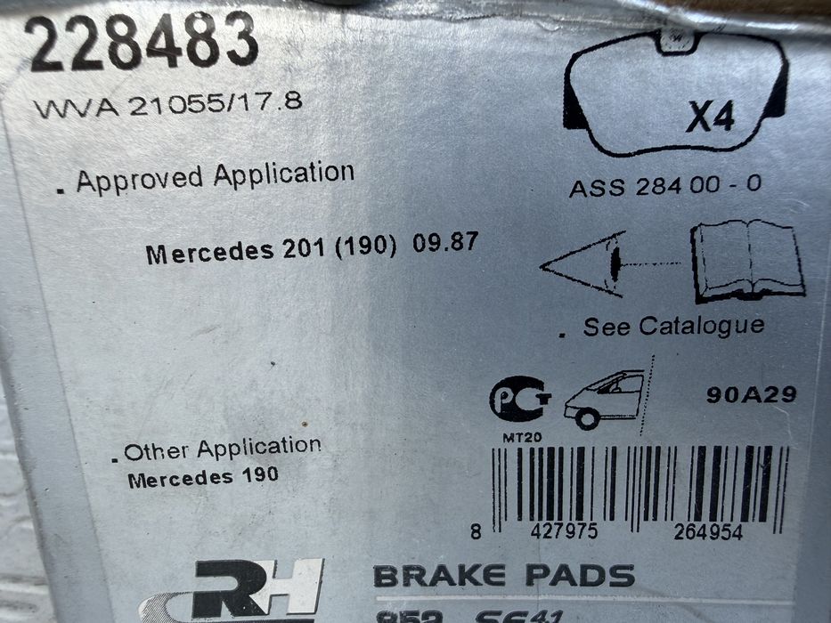 Нови предни накладки Mercedes 190 W201 Roadhouse 2284.00 WVA 21055