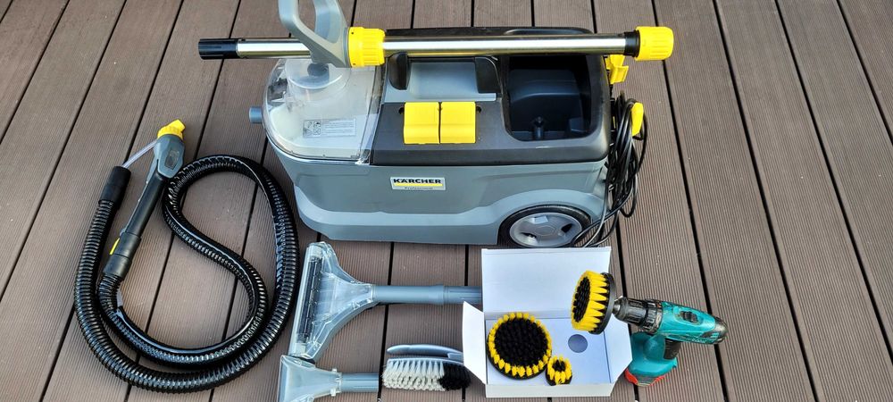 Inchiriez aspirator injectie/extractie Karcher