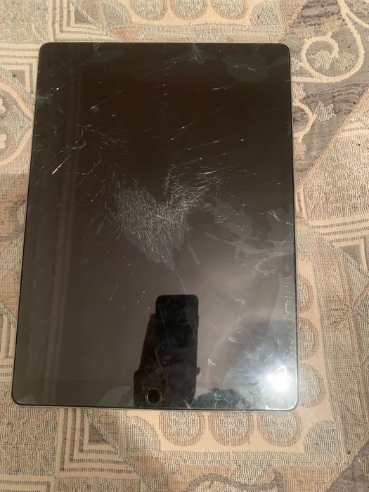 iPad 12 pro (12.9-inch)