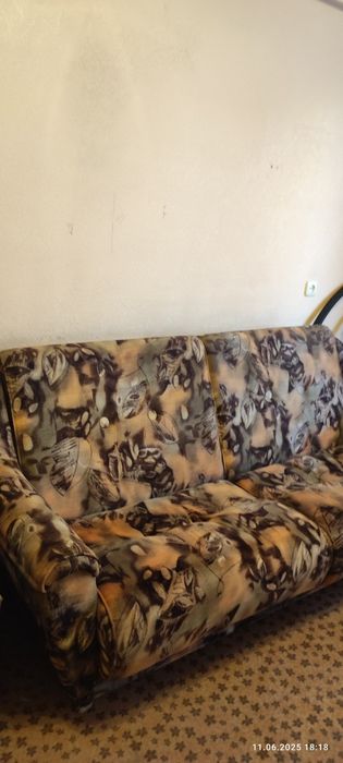 Диван . В отличном состоянии. Район Ивушки.