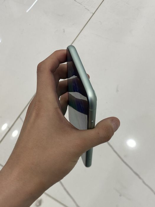 Продам айфон 11 128гб