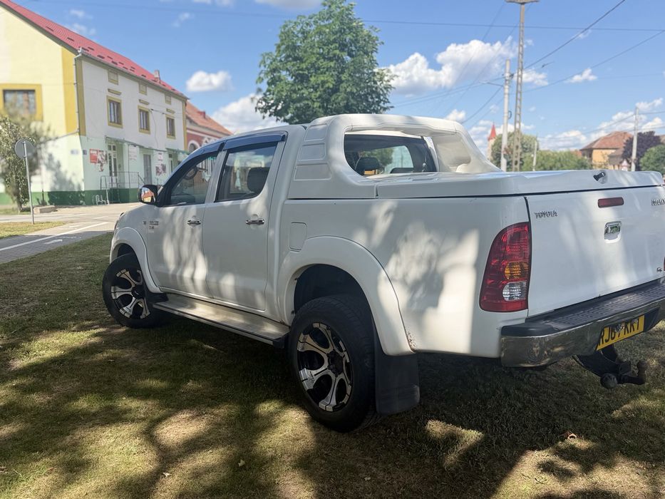toyota hilux 2.5 diesel
