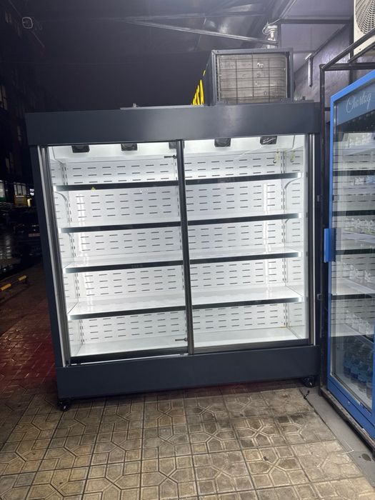 Витринный холодильник
