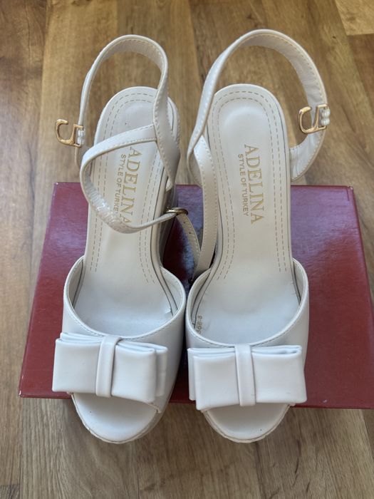 Босоножки летние