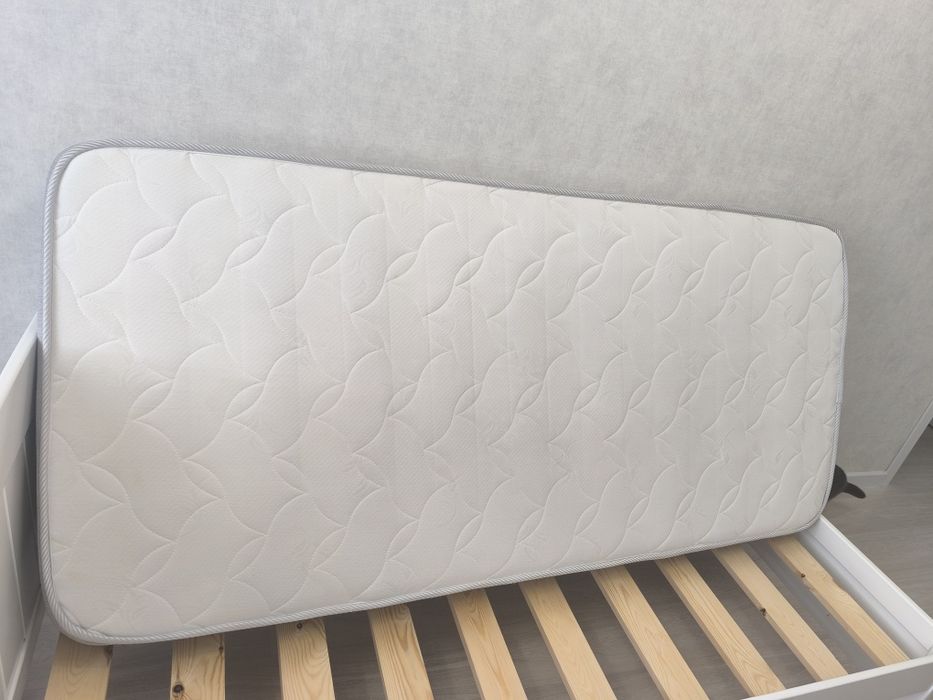 Продам матрас 200/90