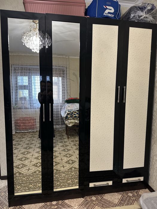 Шифонер таза сынган жері жок  есіктері бари жаксы жагдаида