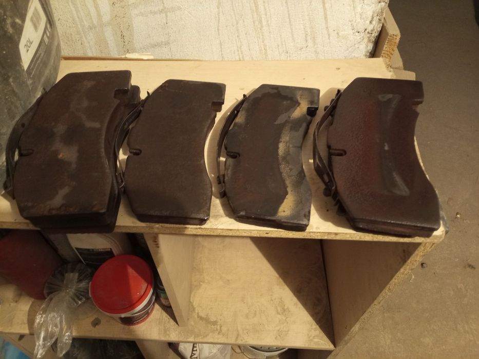 Колодки для тягачей