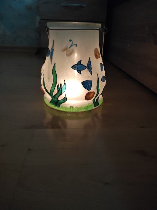 Закачащ се свещник за чаени свещи