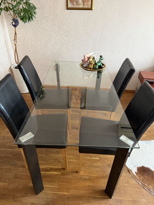 Сръклена Трапезна Маса с 4 стола