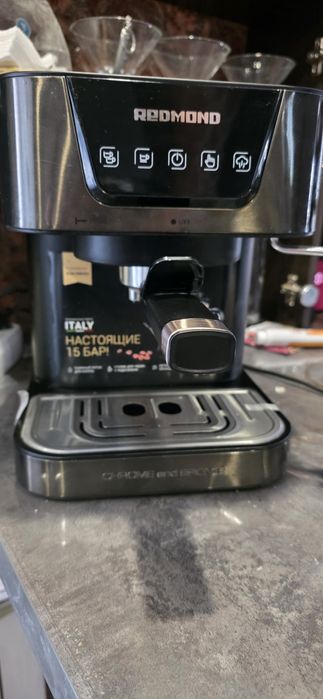 Продам кофемашину новая